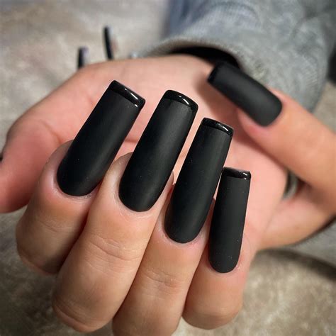 26 Chic Black Matte Nail Designs Are Both Timeless and Trendy