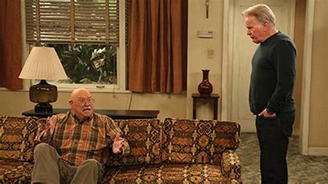 Anger Management (S02E30): Charlie and the Hit and Run Summary - Season ...