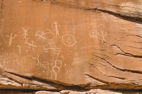 Easy Access Rock Art: Upper Sand Island Petroglyphs In Bluff, Utah Red ...