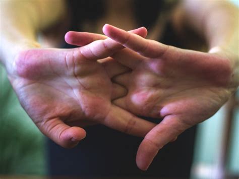 Cracking Joints Fingers at Jean Shinn blog