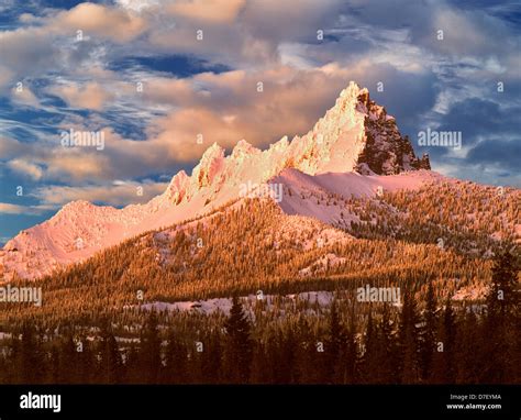 Three Fingered Jack mountain after snowstorm. Oregon Stock Photo - Alamy