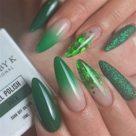17+ Emerald Green Acrylic Nails to Try in 2023 - Nail Designs Daily