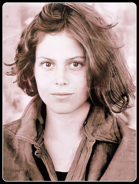 Pin by Verena Suratny on Starke Leute | Sigourney weaver young ...