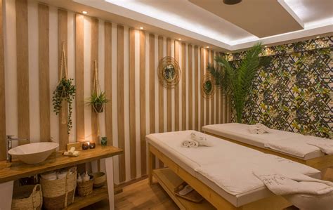 Download Find ultimate relaxation in this tranquil massage room ...