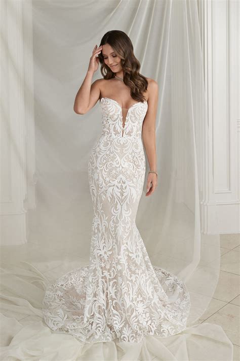Wedding Dresses in the Greater Minneapolis St. Paul Area | Bridal Accents Couture
