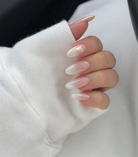 6 Ombré Nail Designs We're Bringing to the Salon ASAP | Who What Wear