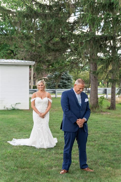 DoubleTree Bay City Wedding | Kenzie + Brad - kaitlyncolephotography.com