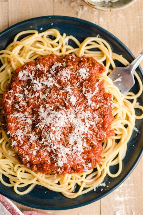 Crock Pot Spaghetti Sauce with Ground Beef - NeighborFood