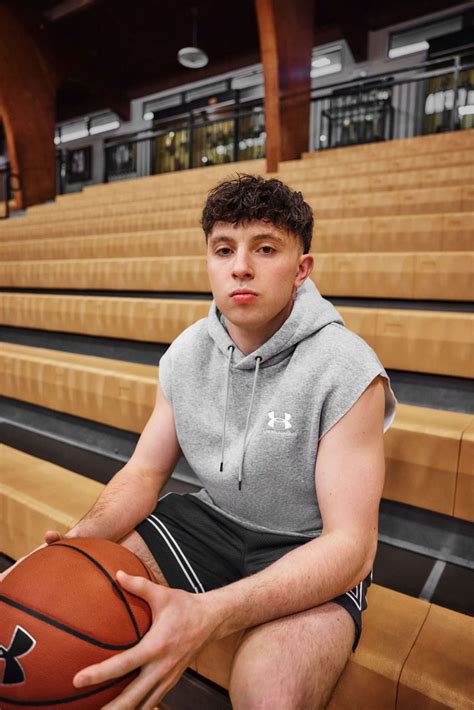 Social Media Star, South Carolina MBB Signee Eli Ellis Signs With Under ...