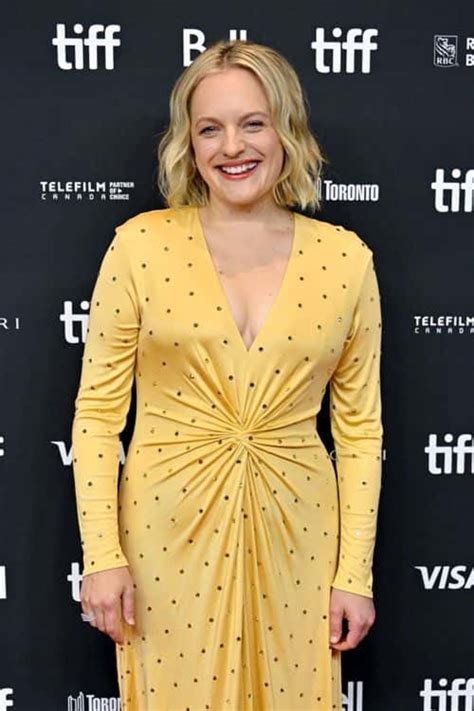 Internet prays for Elisabeth Moss' complete recovery after she 'hit a ...