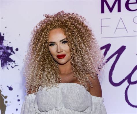 Izy Bella Blu Exclusive Porn Videos