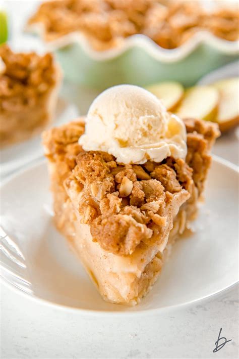 Classic Apple Crumble Pie with Oats