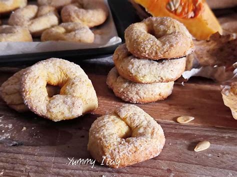 PUMPKIN WINE DOUGHNUTS - Yummy Italy