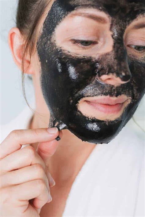 13 Detoxifying Charcoal Face Masks You Can Make at Home | Hello Glow