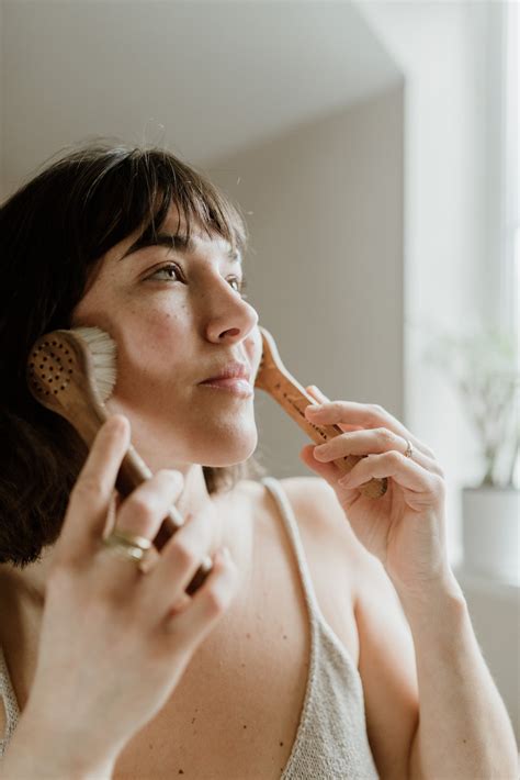 Facial Dry Brushing Course – Sérénité by Sakina Di Pace