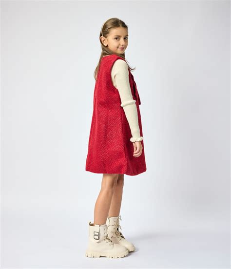 Robe rouge sans manches & haut beige – L’allure moderne et gracieuse des enfants – Mazyoud