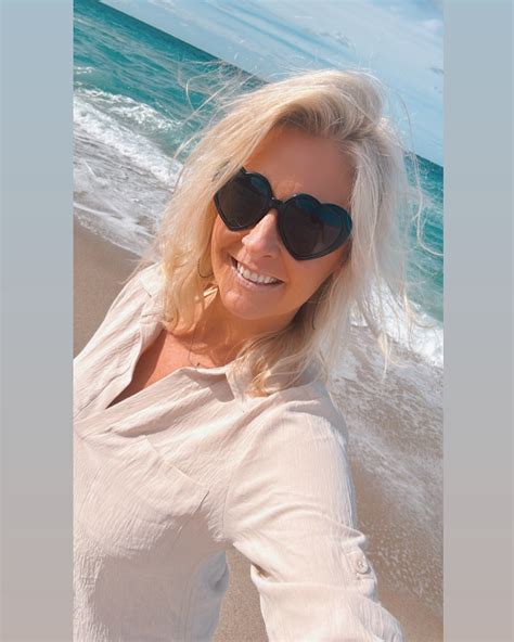 Shannon Weaver🦋 | Is it time to go back to the sea now? | Instagram