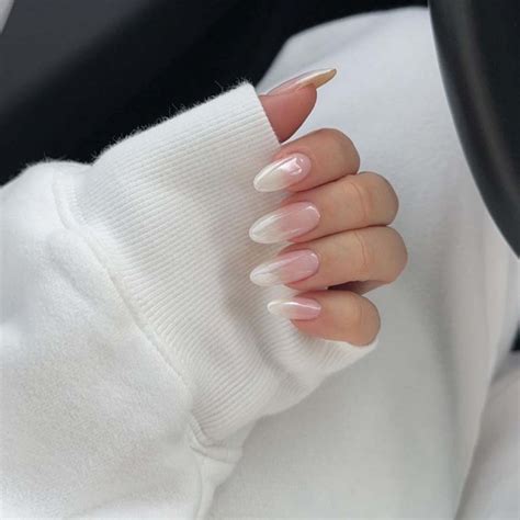 Chill Out Your Manicure With the Frosted Nails Trend