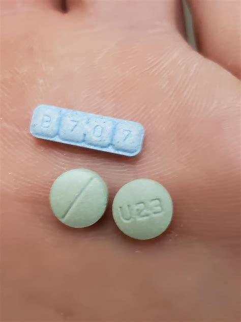 Last minute purchase but I've never seen a blue xanax bar : r/opiates