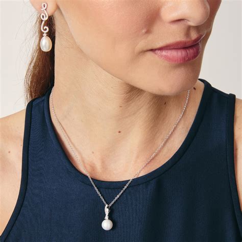 Pearl and Diamond "Cordelia" Pendant – Kiki McDonough