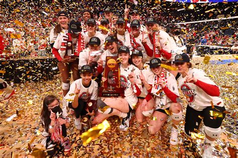 Nude photo leak of Wisconsin women's volleyball team has police puzzled