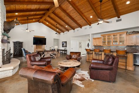 Rancho Los Alacranes - Texas Family Reunions Ranch and Retreat