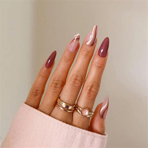 Elegant Almond Nail Designs: The Allure of Almond Nails to Try - Bloom