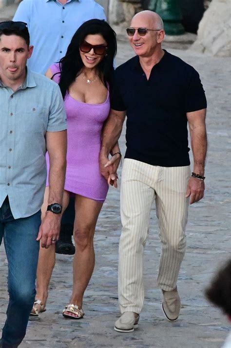 LAUREN SANCHEZ Enjoyed a Romantic Evening on Vacation with Jeff Bezos ...