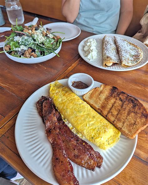 Best Breakfast Honolulu & Beyond - The Golden Hour Adventurer