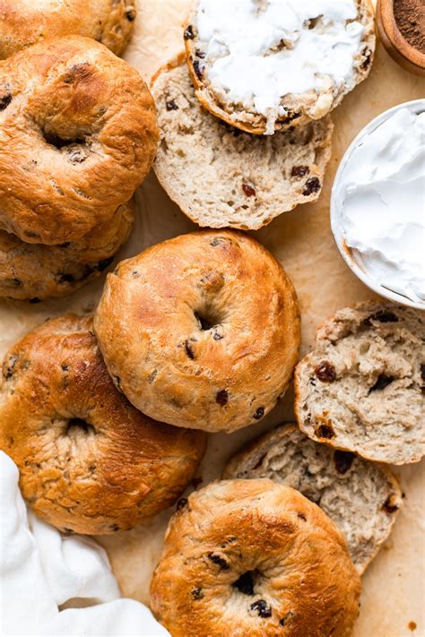 Easy Homemade Cinnamon Raisin Bagels | Vegan | The Banana Diaries