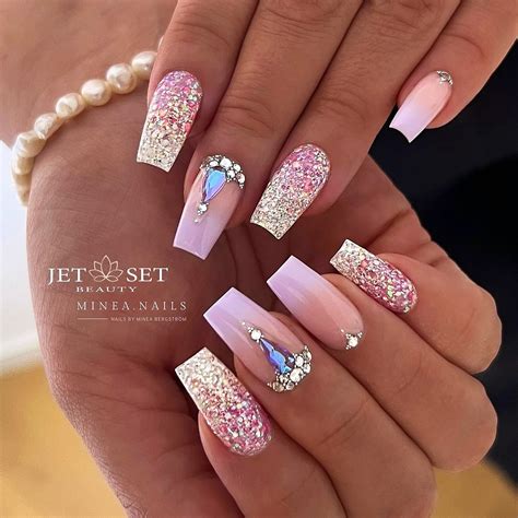 23+ Vibrant Pink Glitter Nail Ideas(2024) - DrExplains