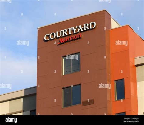 Courtyard Marriott Logo
