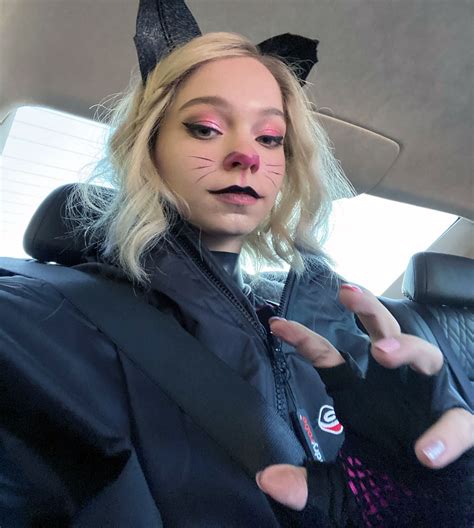 Emma Myers Nude Photos and LEAKED Porn - Scandal Planet