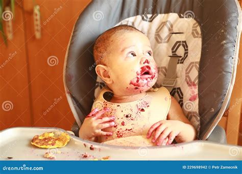 Baby Led Weaning - Surprised Baby Eating Blueberries Stock Photo - Image of hands, kids: 229698942