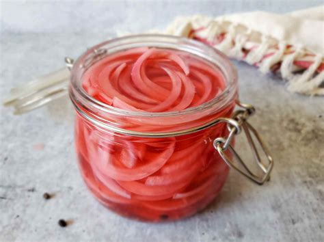 Quick Pickled Red Onions (Easy Refrigerator Pickled Onions) ~ Homestead ...