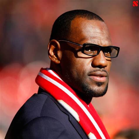 LeBron James Biography