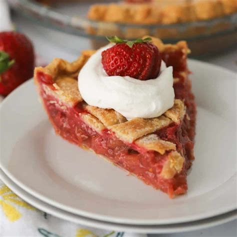 Easy Strawberry Rhubarb Pie Recipe - The Carefree Kitchen