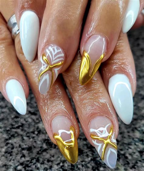 35 Best White Almond Nail Designs Ideas - Trendy Canva
