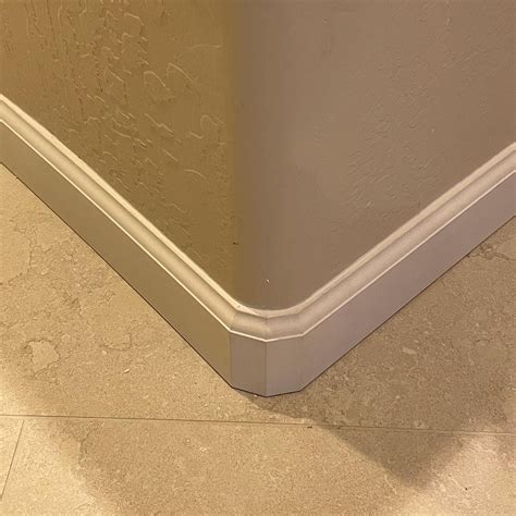 Rounded Corner Floor Molding