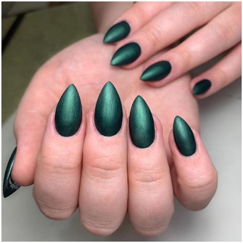 50+ Pretty Emerald Green Nails Ideas - Nail Designs Daily
