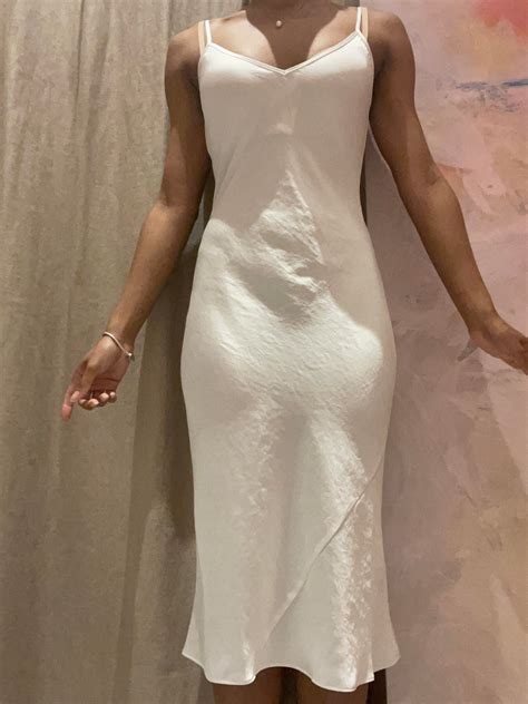 Need help picking the right dress. The shimmer dress is flattering but ...
