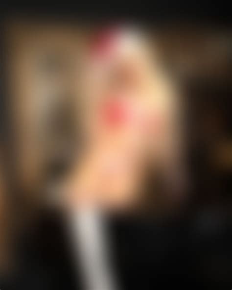 Marine Michaels : TastefullyRevealing