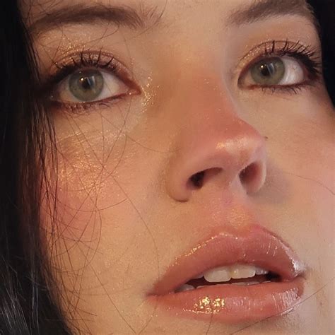 Pin by 𝙱𝚎𝚊𝚝𝚛𝚒𝚣 on I ʜᴀᴠᴇ sᴏ ᴍᴀɴʏ (ɪᴄᴏɴs) ɪ ᴅᴏɴ’ᴛ ᴇᴠᴇɴ ᴋɴᴏᴡ ᴡʜʏ | Makeup inspiration, Eye makeup ...