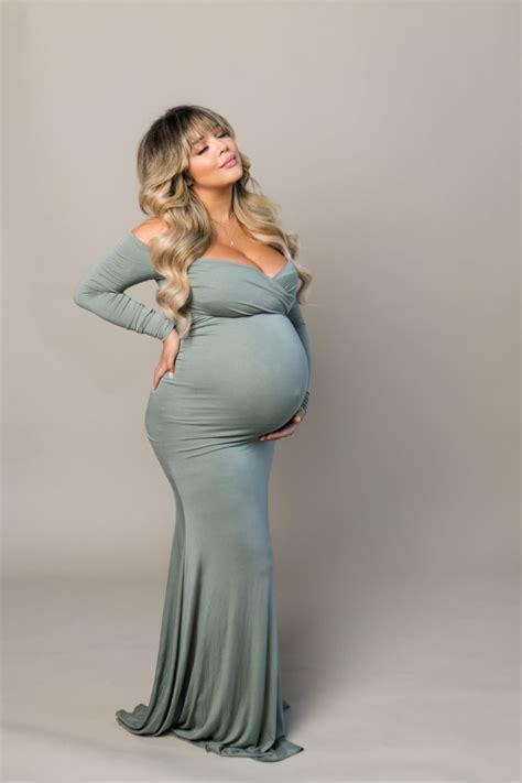 Maternity Poses For Plus Size at Marilyn Rose blog