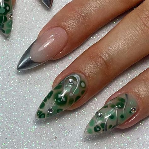 Blooming gel, i segreti di una nail art romantica e colorata