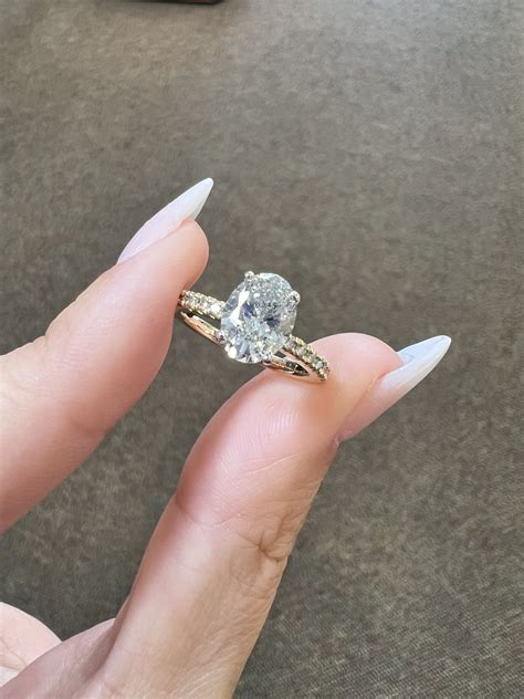 Oval Solitaire Engagement Rings Yellow Gold