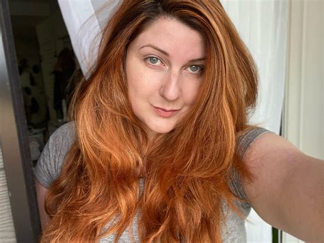 (33F) Your Canadian redhead mommy : r/cougars_and_milfs_sfw