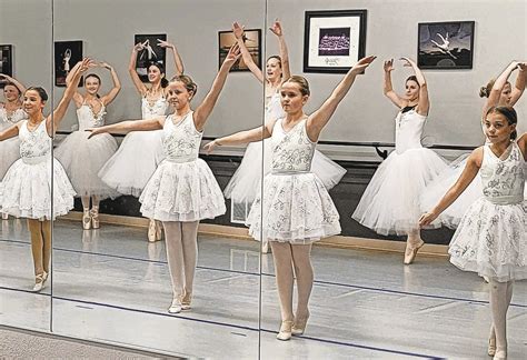 LINDA C. BLACK HOROSCOPES – The Litchfield Rail