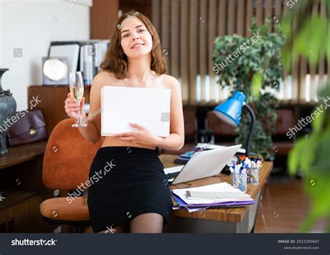 Nude Girl Covers Her Breasts Ream Stock Photo 2512355647 | Shutterstock