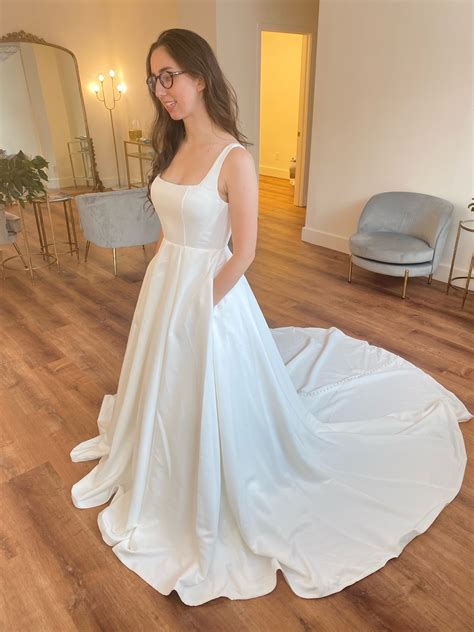 Stella York New Wedding Dress Save 32% - Stillwhite